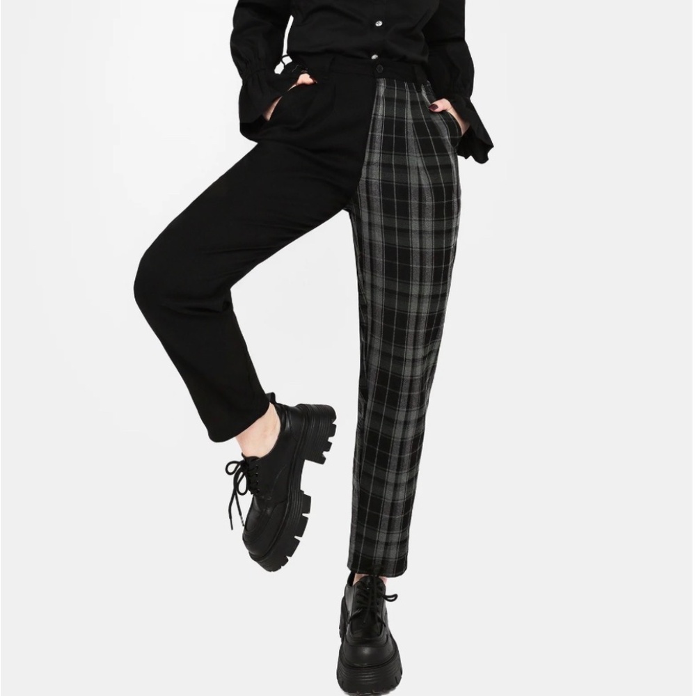Disturbia CHECKMATE HIGH WAIST TAPERED TROUSERS size 6 black green plaid